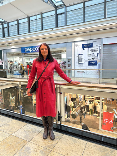 Volllederoutfit für ältere Frau.jpg