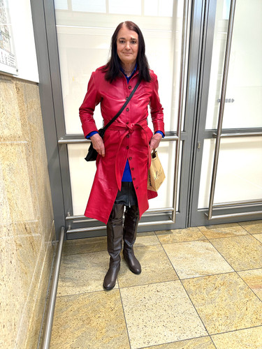 Lederkleid,Lederrock und Overknees.jpg