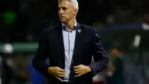 Na berlinda? Crespo vive pressão por resultados no São Paulo e pode estar perto de demissão!