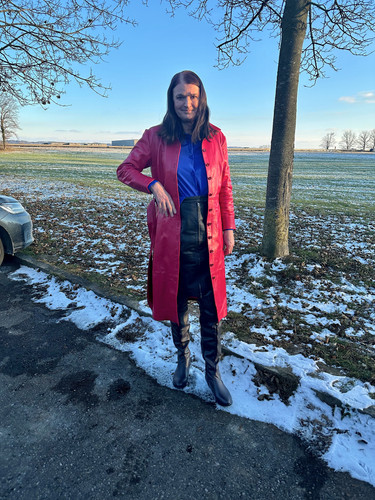 Parkplatznutte in Leder.jpg