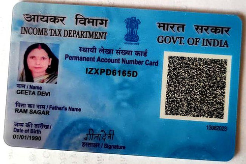 PAN CARD GEETA FRONT.jpg