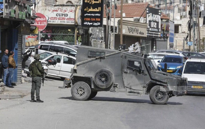 جيش الاحتلال الإسرائيلي يواصل عدوانه على بلدة كفر عقب ومحيط مخيم قلنديا شمال القدس لليوم الثاني على التوالي....