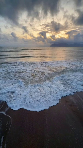 cWljnbvxaK yvWEE.jpg