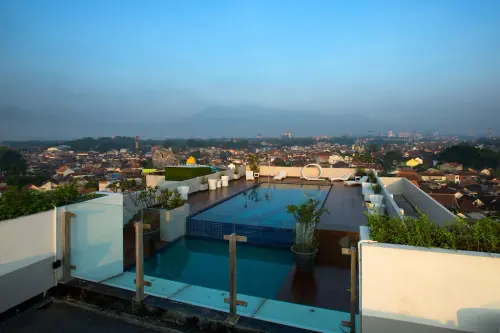 Hotel Ascent adn Kafe Malang.webp