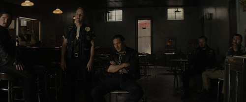 The.Bikeriders.2024.2160p.UHD.BluRay.CZ EN.TrueHD.7.1.Atmos.HDR.x265 r00t.mkv 20260102 165913.097.jpg