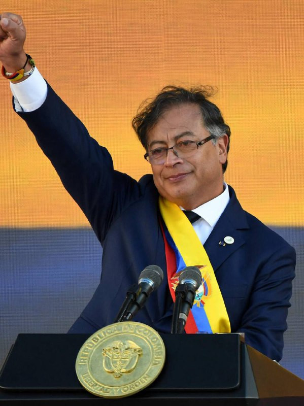 رئيس كولومبيا: ▪️نرفض أي عمل عسكري أحادي الجانب من شأنه أن يفاقم الوضع أو يعرض السكان المدنيين للخطر. ▪️ندعو بشكل عاجل إلى خفض التصعيد ونحث كل الأطراف...