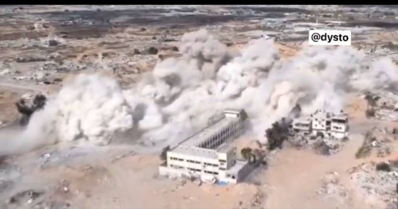 الاحتلال يقتحم عددًا من المباني السكنية شرق مدينة خان يونس، جنوب قطاع غزة

وأفادت مصادر ميدانية بأن عمليات النسف التي ينفذها جيش الاحتلال في المناطق ا...