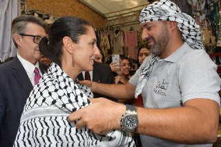 ترامب يواصل تهديد الدول قائلاً إن كلوديا شينباوم لا تدير المكسيك، بل تديرها عصابات المخدرات، ويؤكد على ضرورة اتخاذ إجراء ما بشأن المكسيك....