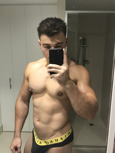 2018 07 07 when the waistband of your underwear cant handle the massiv.jpg