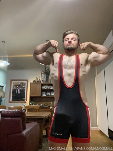 2021 03 03 hey wanna wrestle im warmed up and ready.jpg
