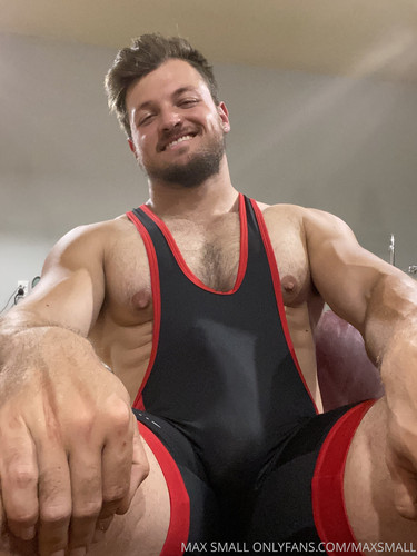 2021 03 03 i feel like the beard pulls this look together really good.jpg