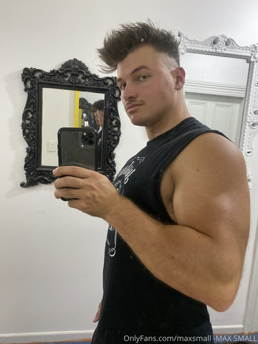 2019 11 27 just cut my hair lol hows it look not the sharpest fade.jpg