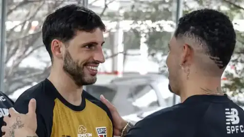 São Paulo dá início à pré-temporada e reforço chega para agitar os trabalhos no CT