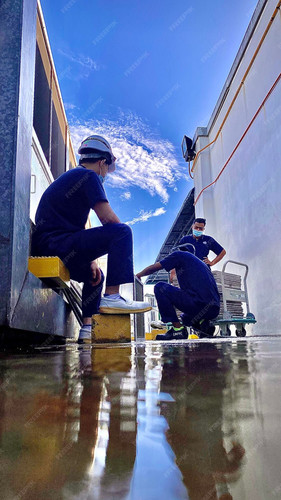 Professional Descaling Services in Navi Mumbai – Reliable Industrial Cleaning by Aziz Enterprise.jpg