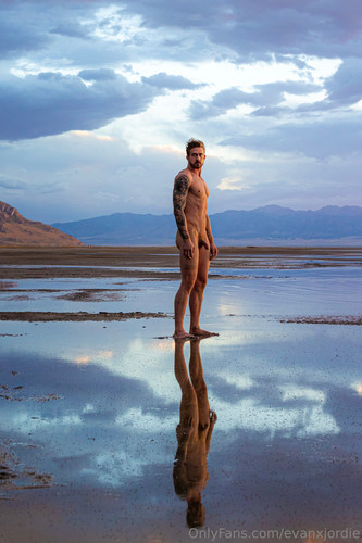 20250131T200456 HadAGreatPhotoshootOutInTheGreatSaltLakedropAF 3.jpg