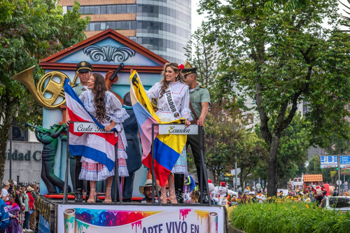 610710321 18552156982041030 1550338820382193878 n.jpg?stp=dst jpg e35 tt6& nc cat=107&ig cache key=M.jpg