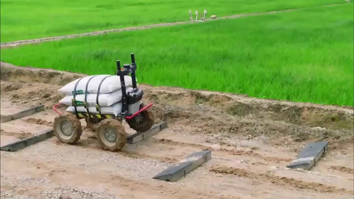 d PYNLSwAJ6zng8E.jpg