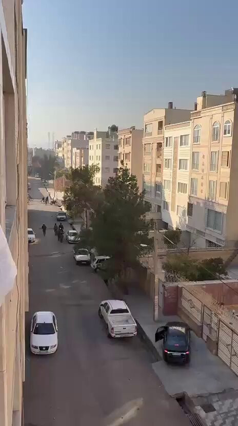 OmB1HnjZbZ6Kn 3E.jpg