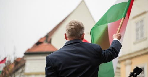 1699652910617616969?url=https%3A%2F%2Fcivilek.info%2Fwp content%2Fuploads%2F2025%2F11%2FMagyar Peter.jpg