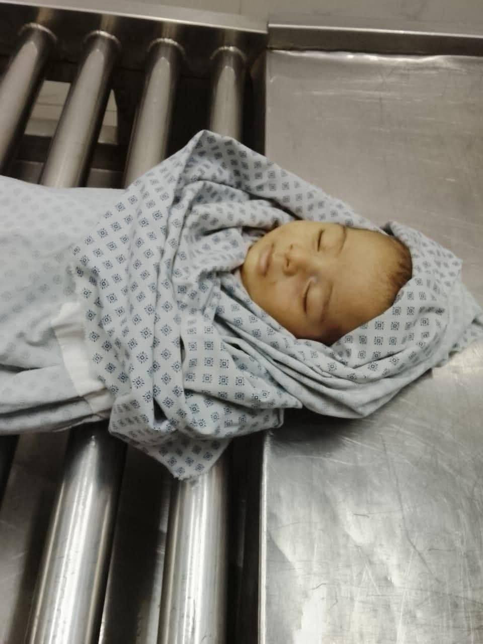 توفي الطفل محمد وسام أبو هربيد (شهران) في مدينة غزة نتيجة البرد القارس، فيما تنصل الاحتلال من تقديم الإغاثة والإيواء والإعمار....