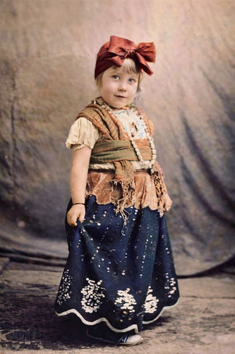 little darling (gimp, sharpened, color enh + AI color enh).jpg