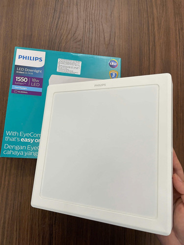 den led op noi vuong philips eridani sq surface led15 l200 18w 840 l222x34mm 1550lm 4000K (2).jpg