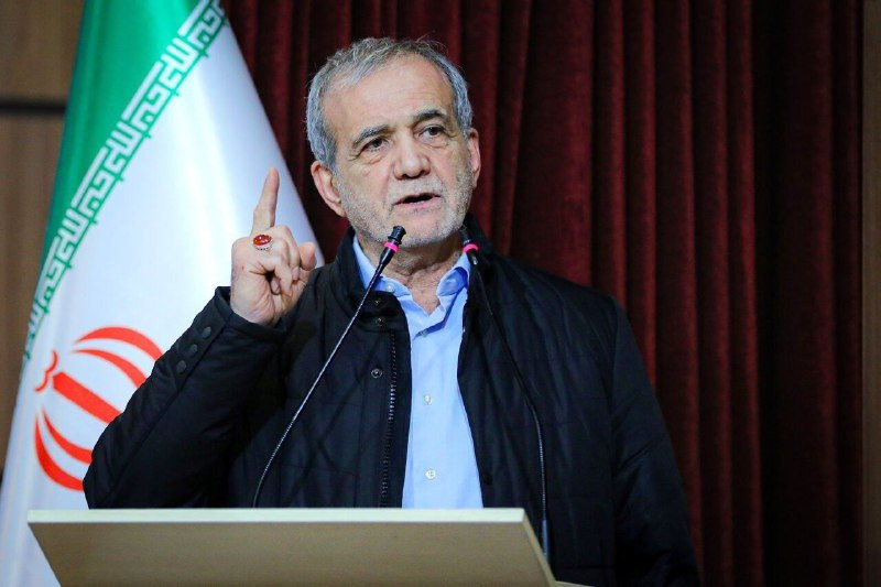 قال الرئيس الإيراني مسعود بزشكيان خلال لقائه وزير الخارجية العماني إن جميع جهود أمريكا والكيان الصهيوني تهدف إلى استمرار الحرب، وانعدام الأمن في المنط...