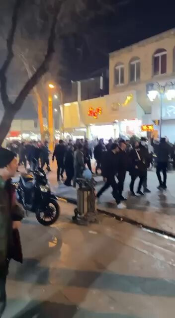 ejH2XMUR gcE72Xl.jpg