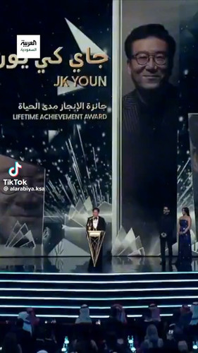 S9QNcXgT9xri4 W3.jpg