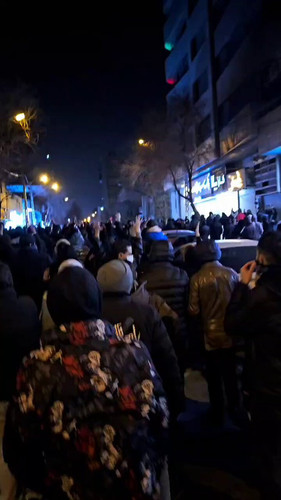 4zs2 q3cZAAsKAsR.jpg