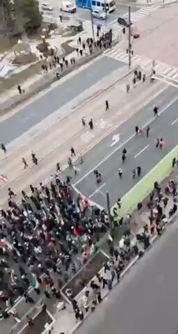 tKU72FVV5Uj3mLTm.jpg