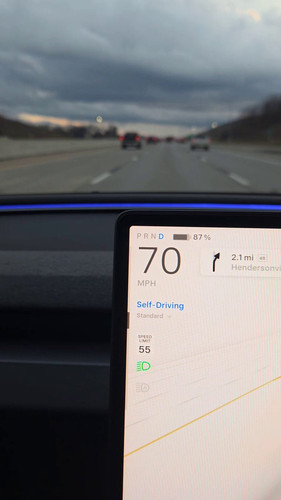 gLA UVDp4ypA4Cec.jpg