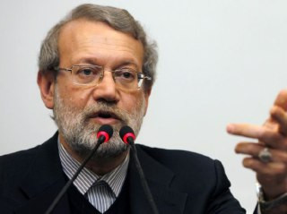 أمين المجلس الأعلى للأمن القومي الإيراني علي لاريجاني: خلال حرب 12 يوماً حاول العدو حشد الناس في الشوارع لكنه فشل، استهدف العدو رموز الهوية الوطنية ال...