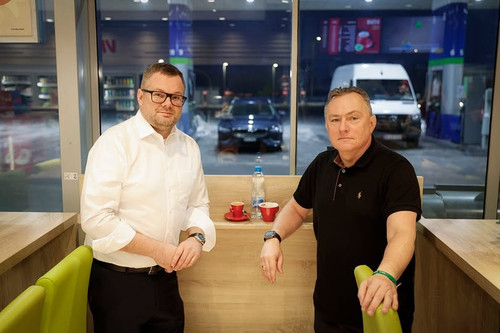 613110685 1450041927132131 7102060131445859939 n.jpg?stp=dst jpg p180x540 tt6& nc cat=101& nc cb=99b.jpg