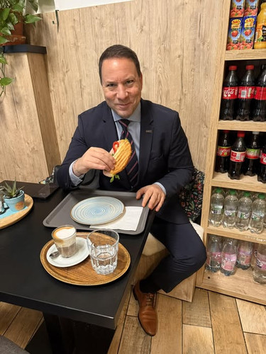 613123364 891676643219845 3078178514437747869 n.jpg?stp=cp6 dst jpg p526x296 tt6& nc cat=101&ccb=1 7.jpg