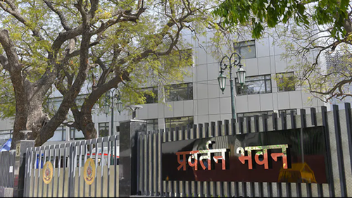 G KNH3da8AAunaz?format=png.png