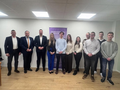 613400945 1313330977267924 4865791620104983376 n.jpg?stp=dst jpg s720x720 tt6& nc cat=100&ccb=1 7& n.jpg