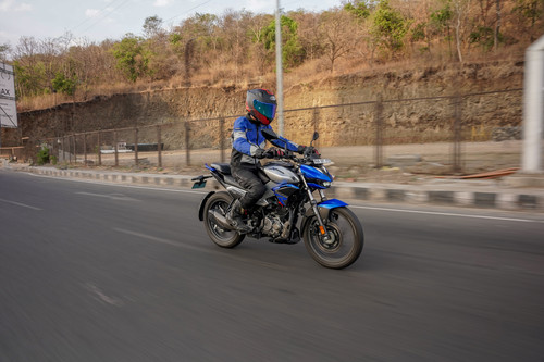 Extreme 125 Action (3).jpg