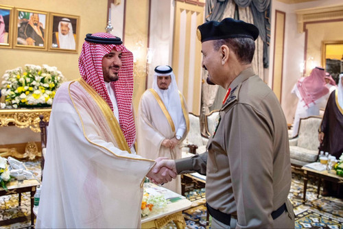 G OPzDJWQAAAdav?format=jpg.jpg