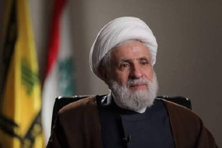 خلال لقائه وزير الخارجية الإيراني، قال أمين عام حزب الله نعيم قاسم: إن العدو الإسرائيلي لم يلتزم باتفاق وقف إطلاق النار، رغم التزام لبنان به بالكامل ف...