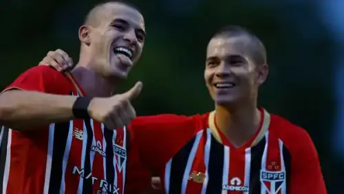 Paulinho brilha com gol de bicicleta e São Paulo avança firme, 100% na Copinha!