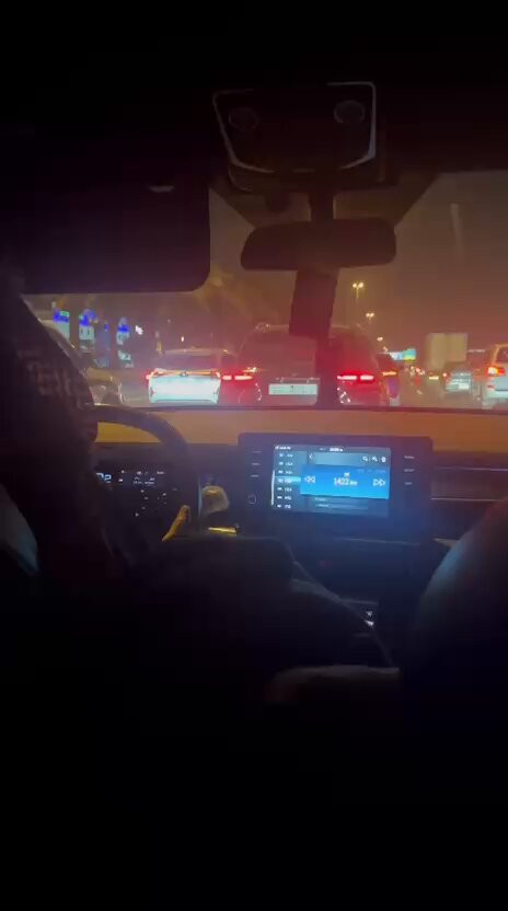 W3M3 rnZSA8c4Si5.jpg