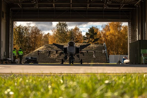 596228869 1271681274999100 8939377429391236827 n.jpg?stp=dst jpg s590x590 tt6& nc cat=109&cb2=99be92.jpg