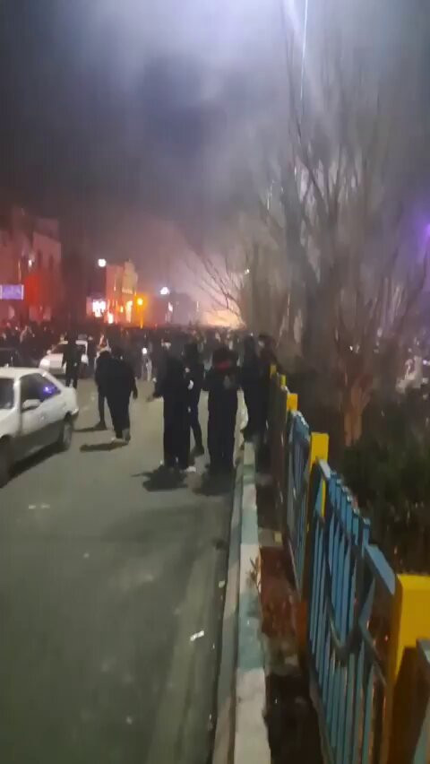 pxAMuKgT 4C8slL7.jpg