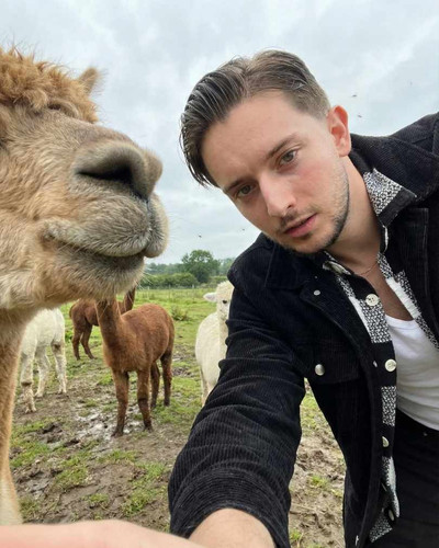 ALPACA SELFIE.jpg