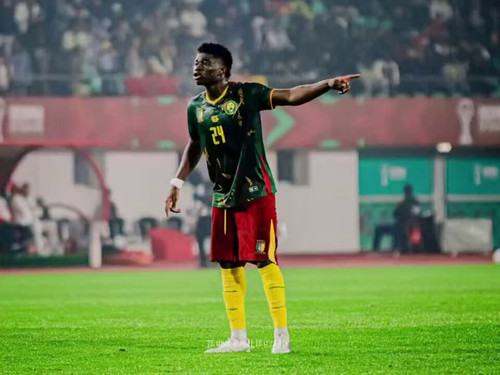 hLLn2dbbEHunf Zo.jpg