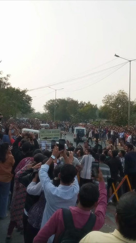 cvnpsUV5P BY1GsF.jpg