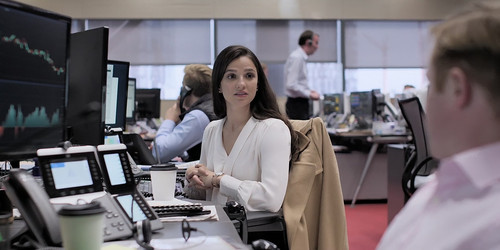 Industry.S01E02.Quiet.and.Nice.1080p.AMZN.WEB DL.CZ EN.DD+5.1.x265 My.mkv 20260110 124048.437