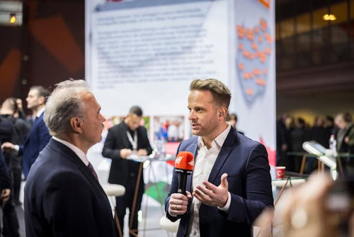 613883841 1370329195137099 4537442454353347645 n.jpg?stp=dst jpg s590x590 tt6& nc cat=107& nc cb=99b.jpg