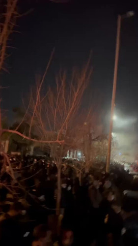 MDn85lV0S uHYZJT.jpg